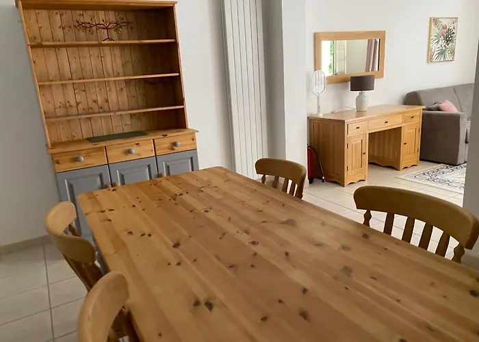 Manoir Et Appartements Avec Piscine Au Domaine De Bize Mirepoix